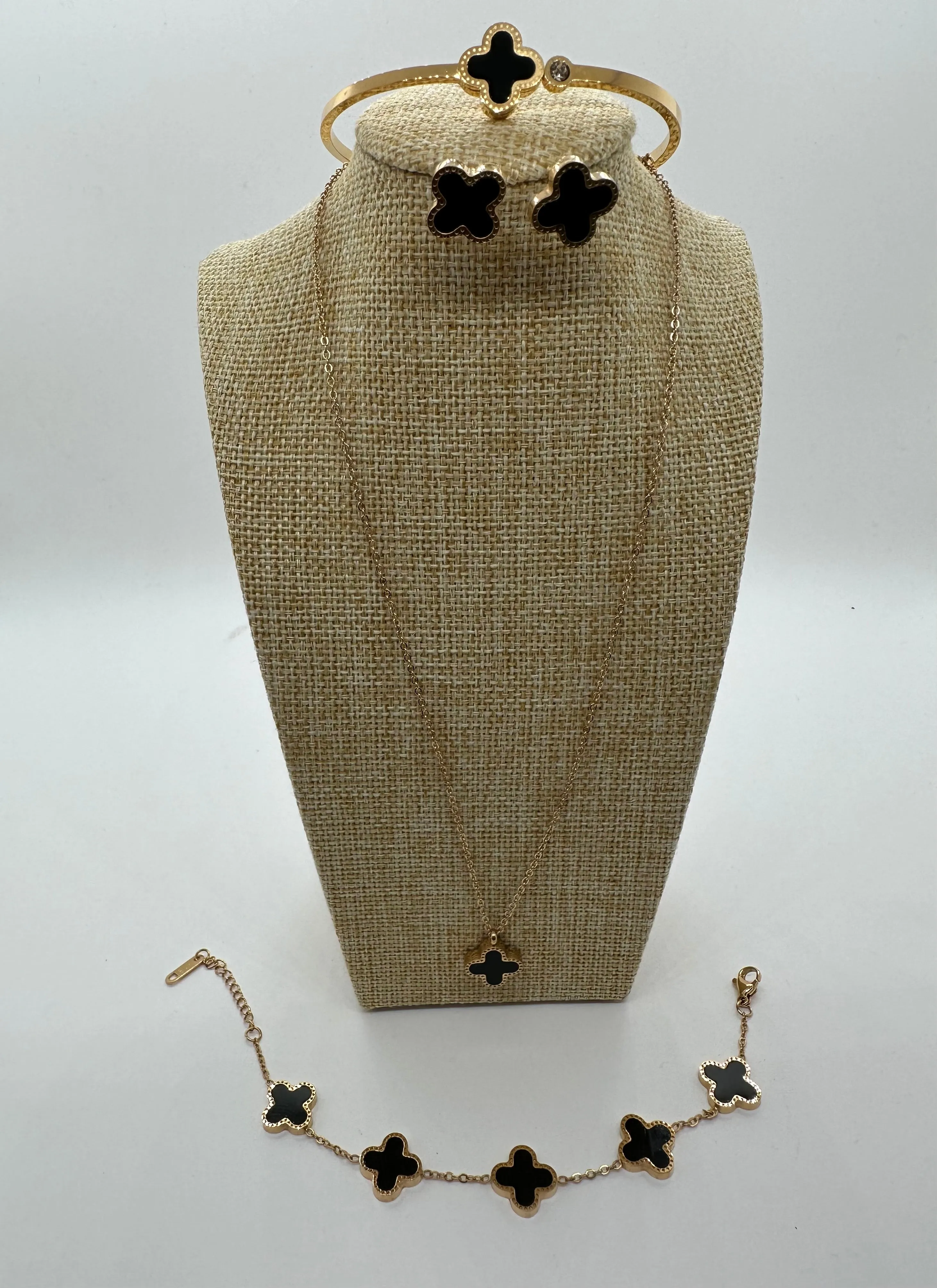4 pcs non tarnish VC Jewelry set
