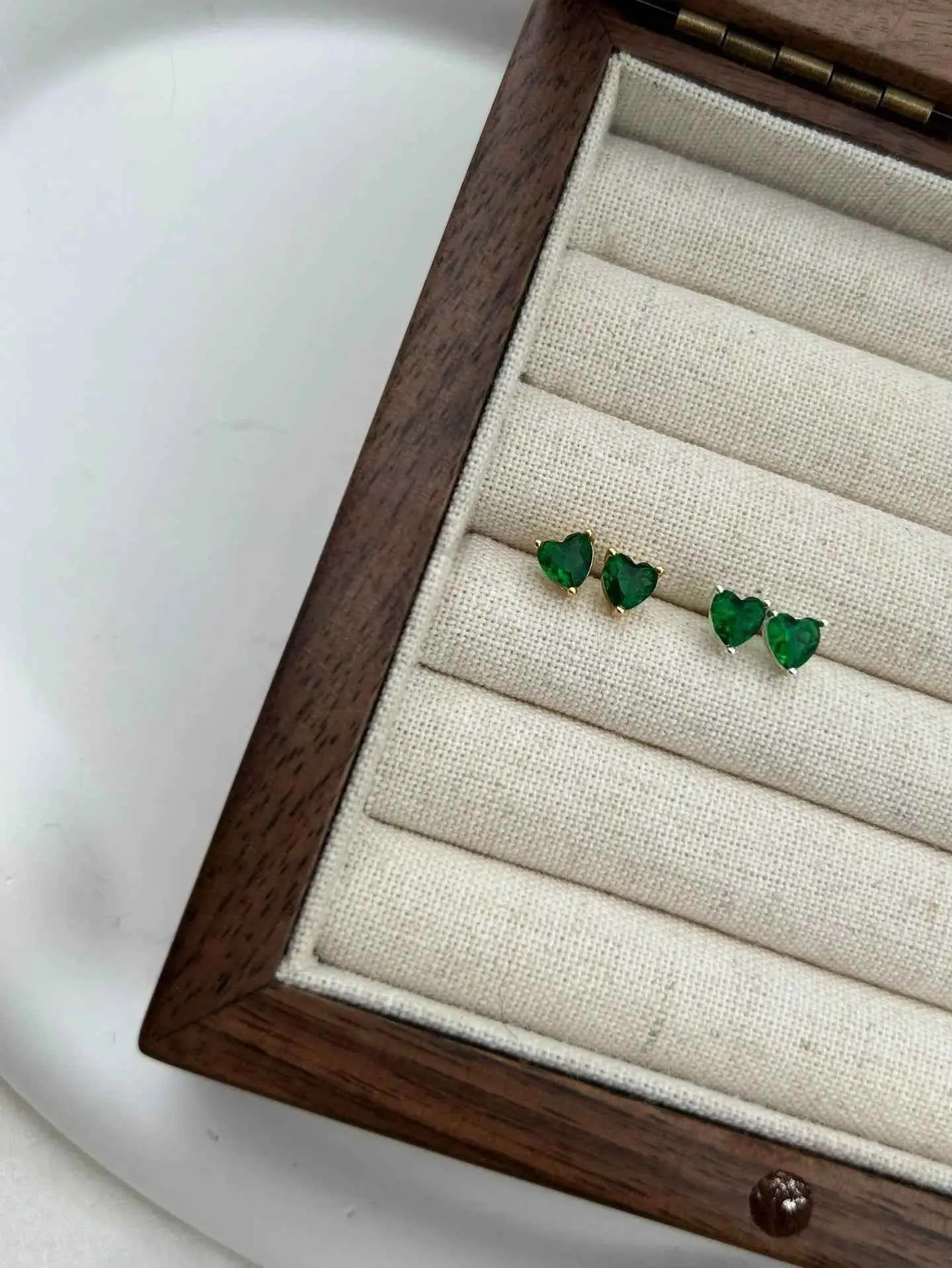 925 Sterling Silver Stud Earrings Charm Jewelry - Green Zircon Heart-shaped - Xm381