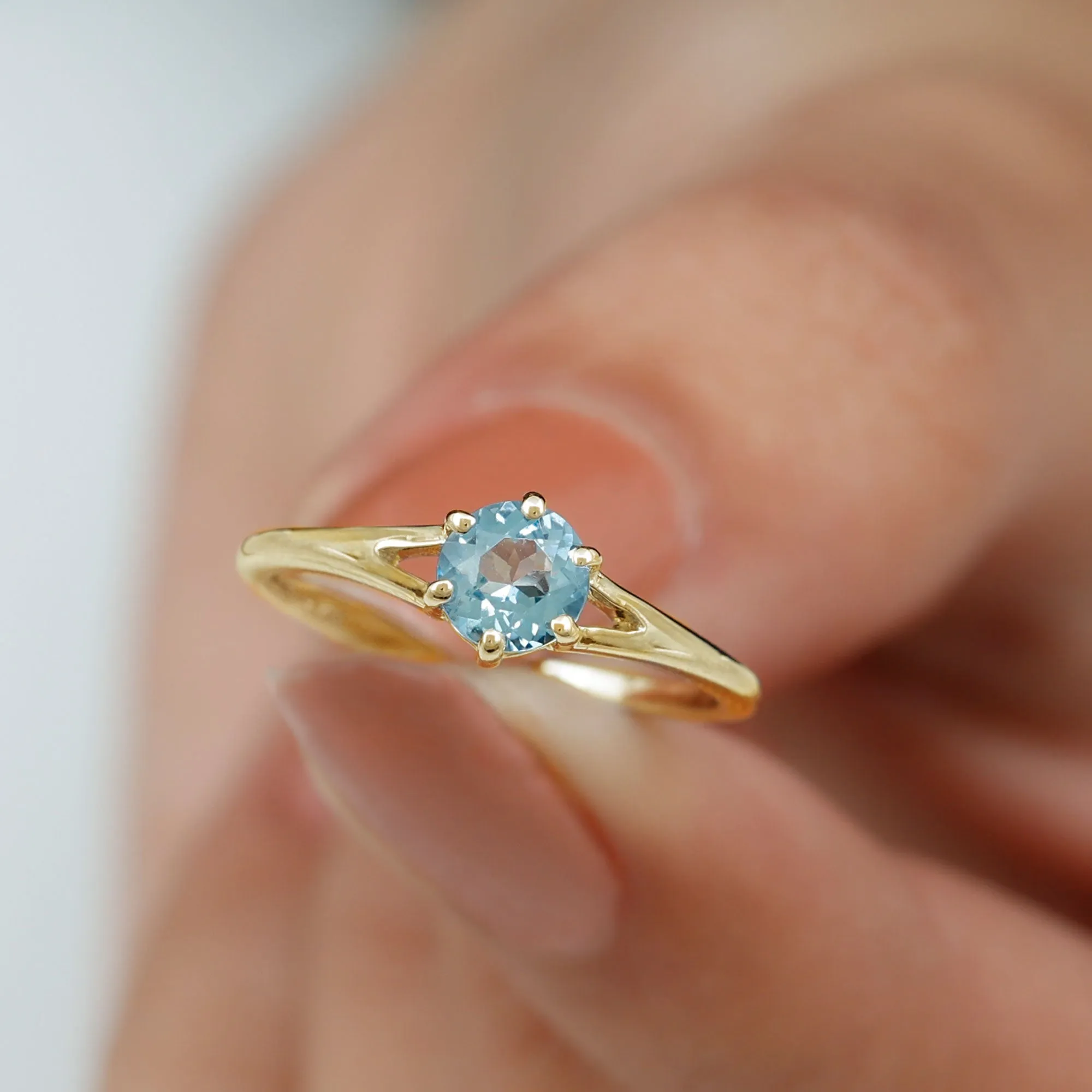 Aquamarine Solitaire Ring in 6 Prong Setting with Split Shank