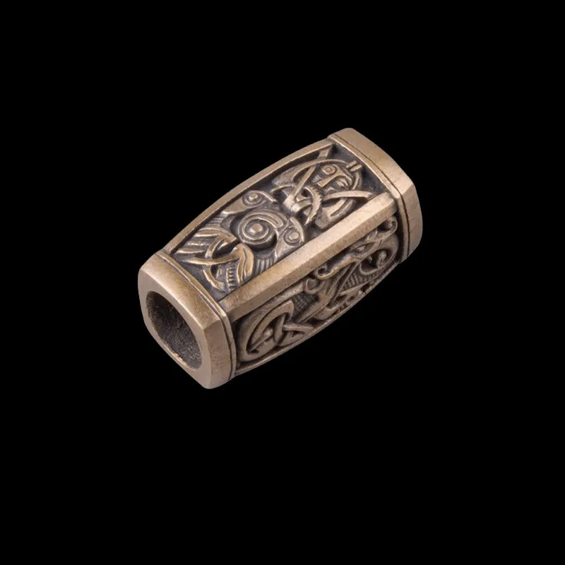 Colgante de cuentas vikingas de bronce hecho a mano