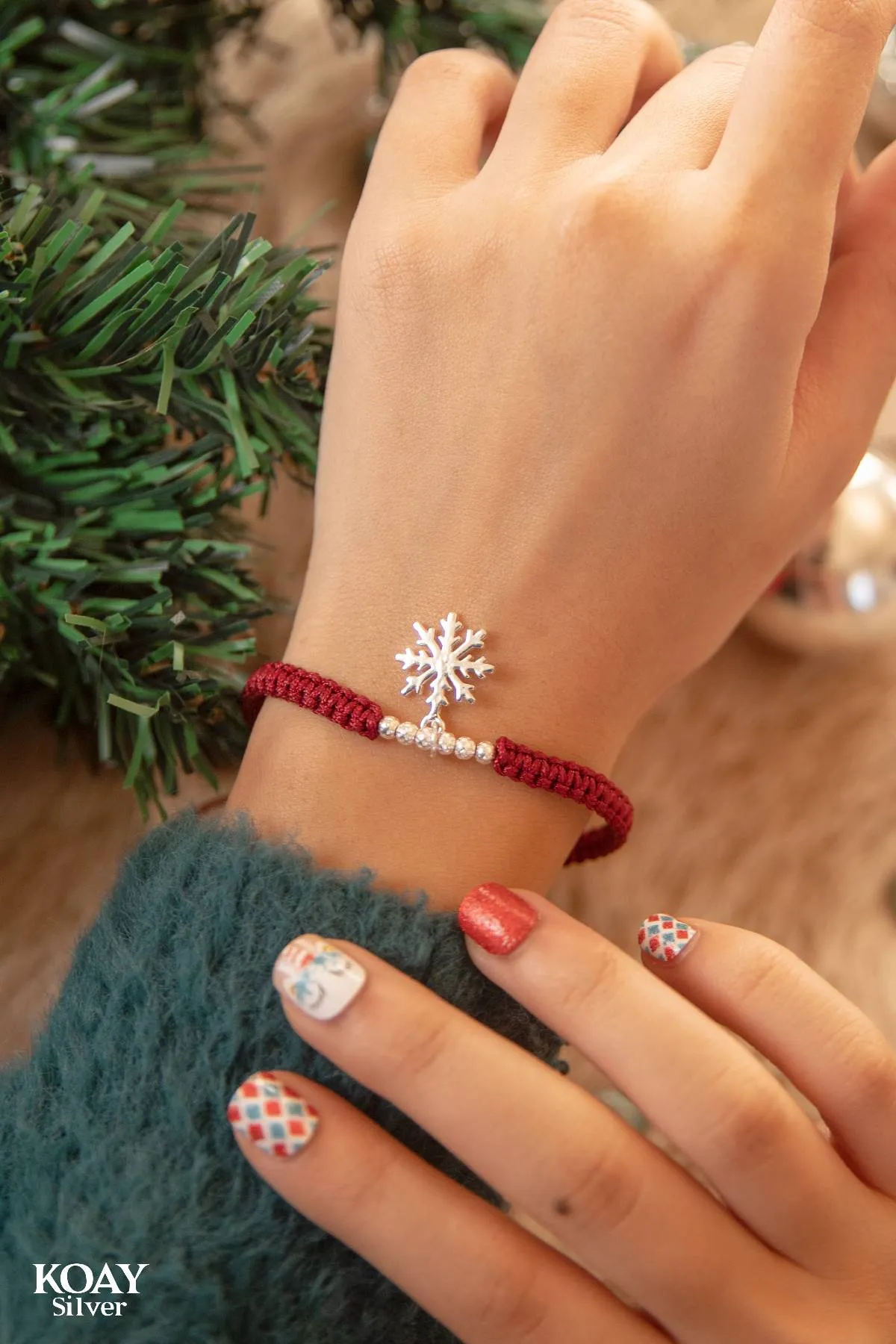 Red Snowflake Bracelet