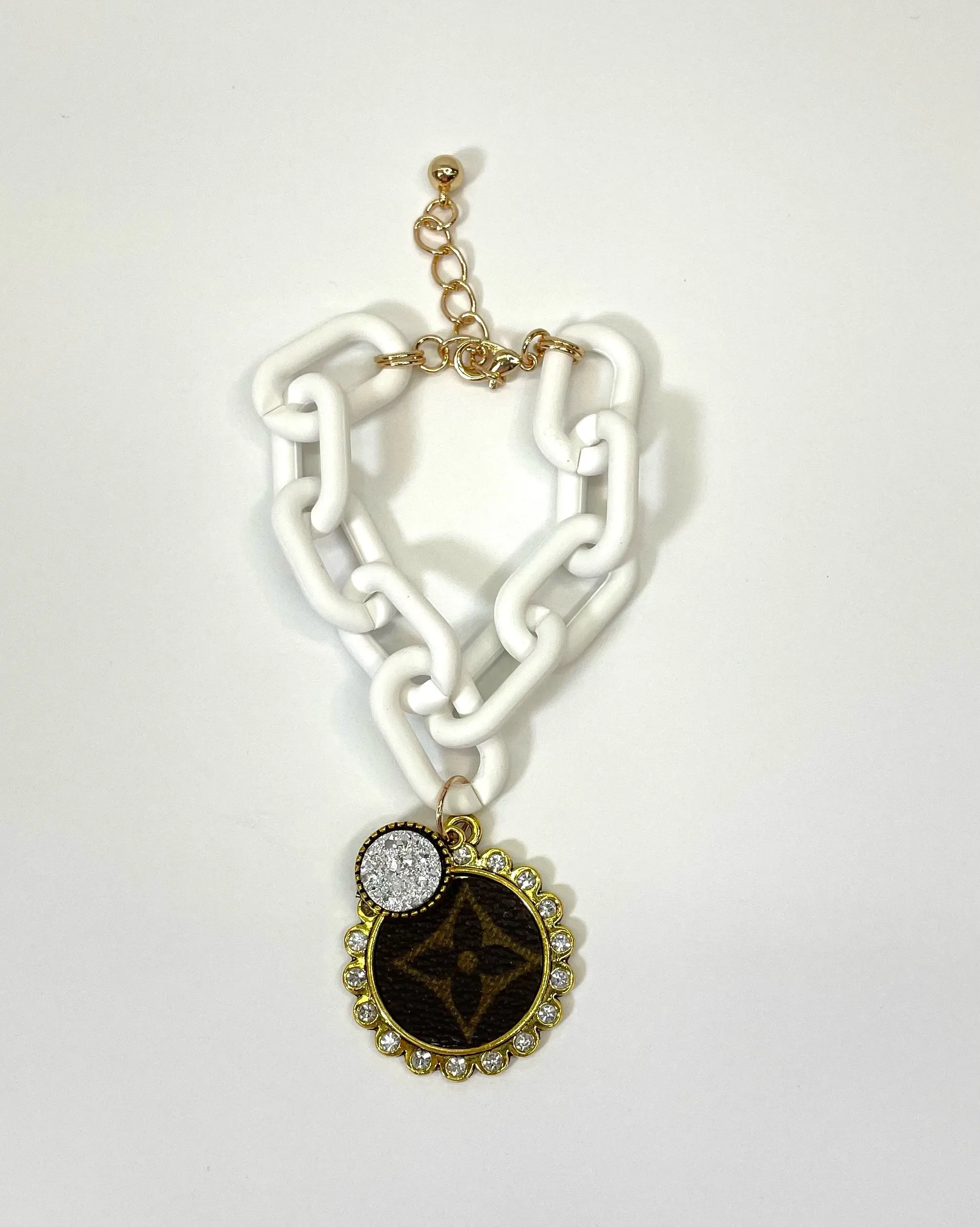 Restocked Chain bracelet white