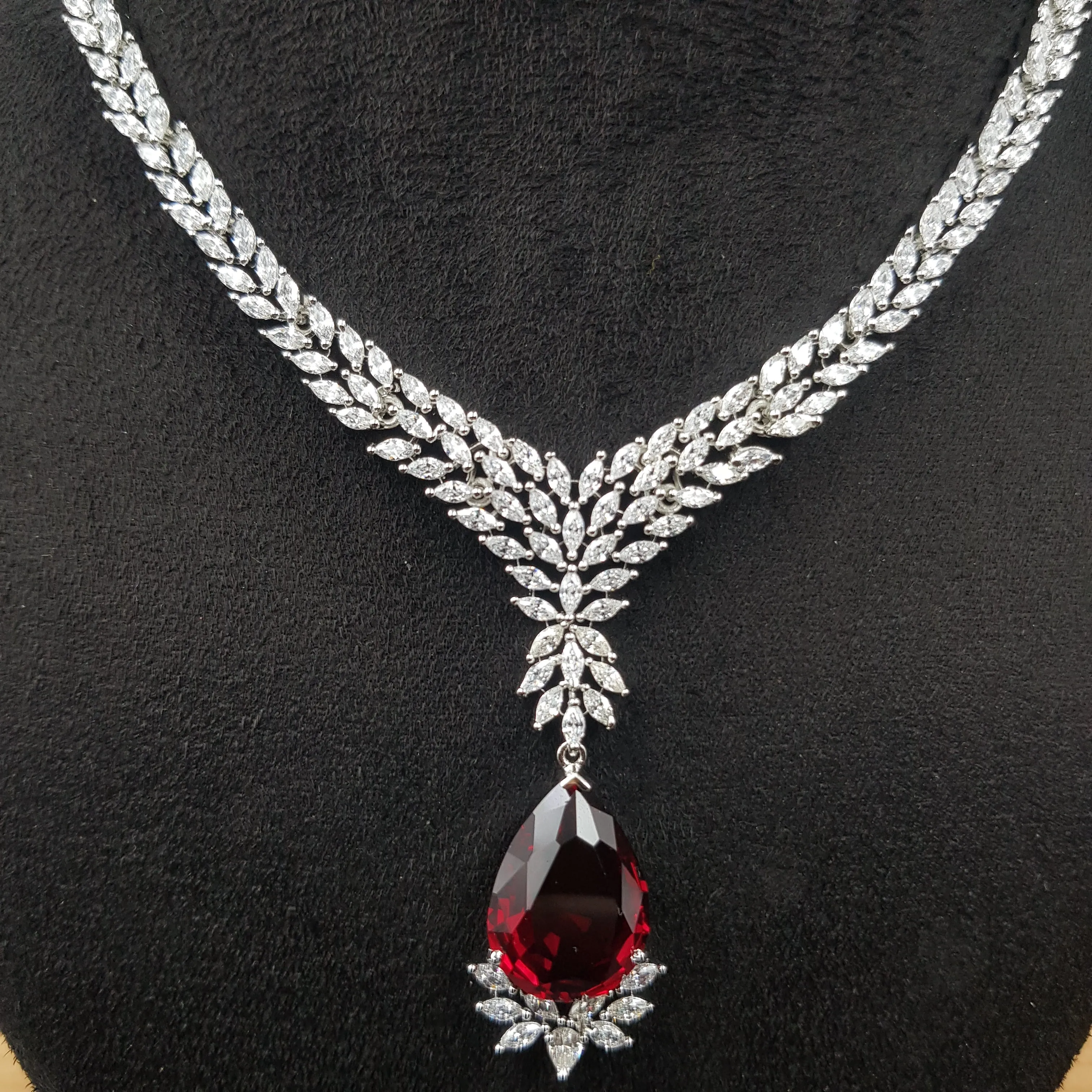 Round Neck Zircon/AD Necklace Set 10804-69