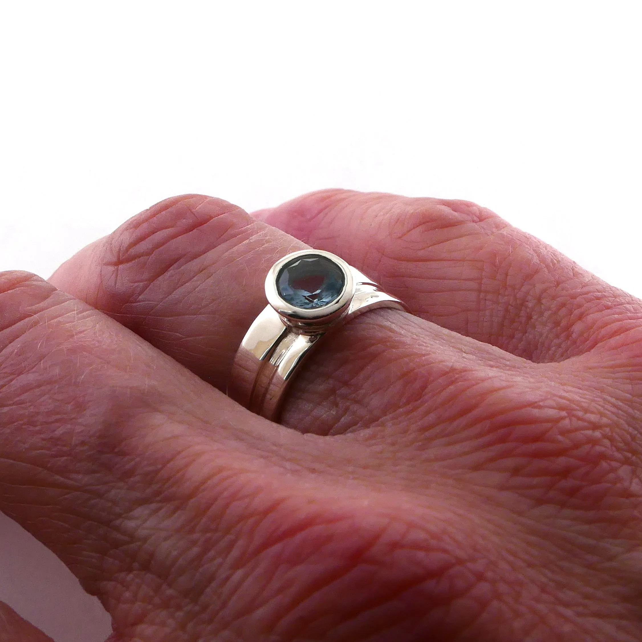 Sterling Silver Aquamarine Cut Out Ring