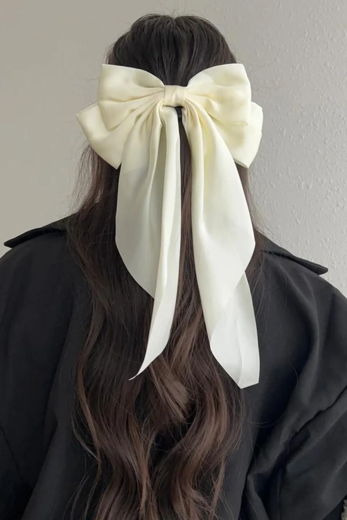 SUMMER BUNS - LUXE CREAM SILK BOW