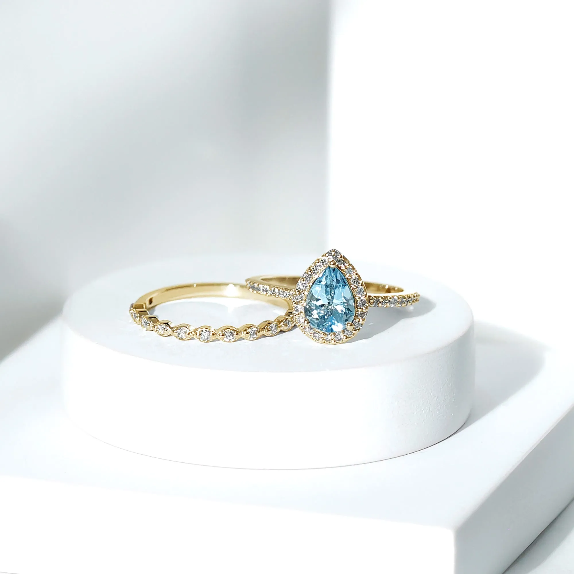 Teardrop Aquamarine Bridal Ring Set with Diamond