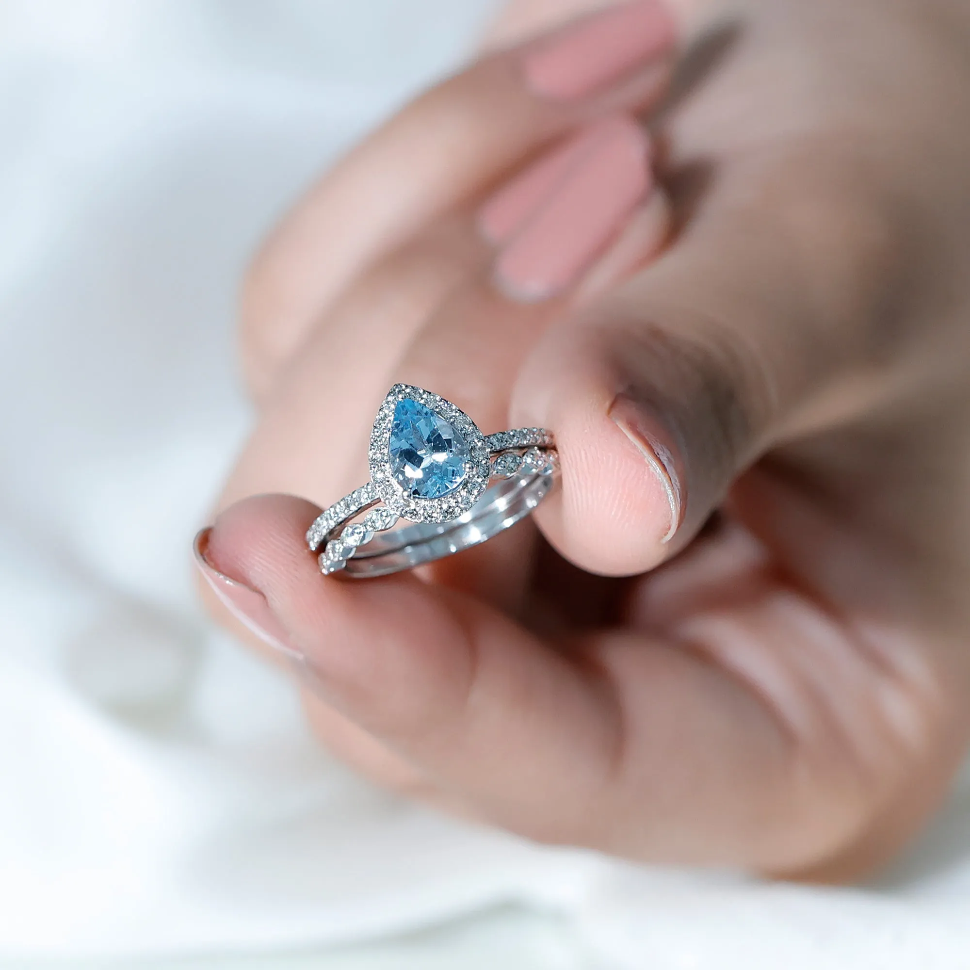 Teardrop Aquamarine Bridal Ring Set with Diamond