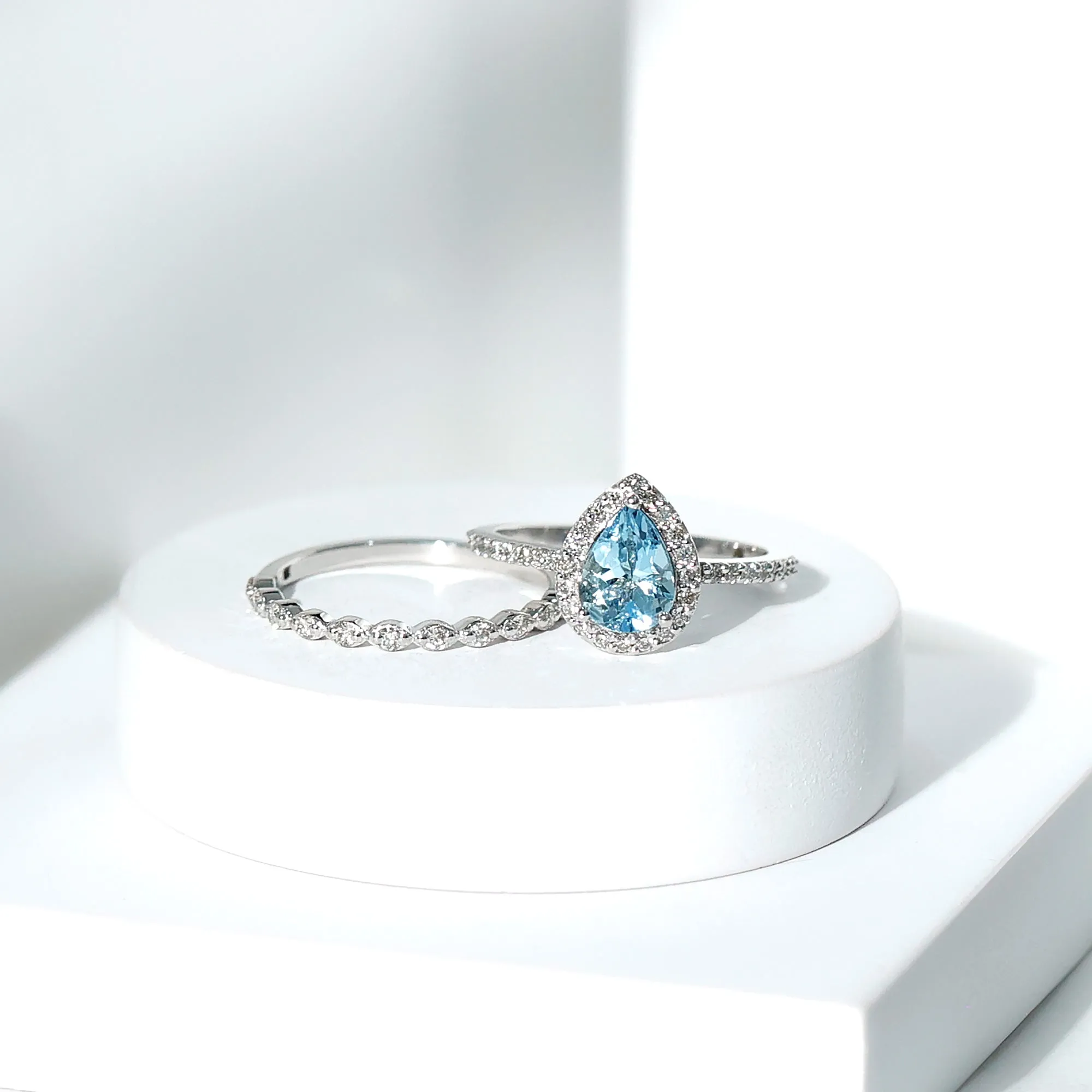 Teardrop Aquamarine Bridal Ring Set with Diamond