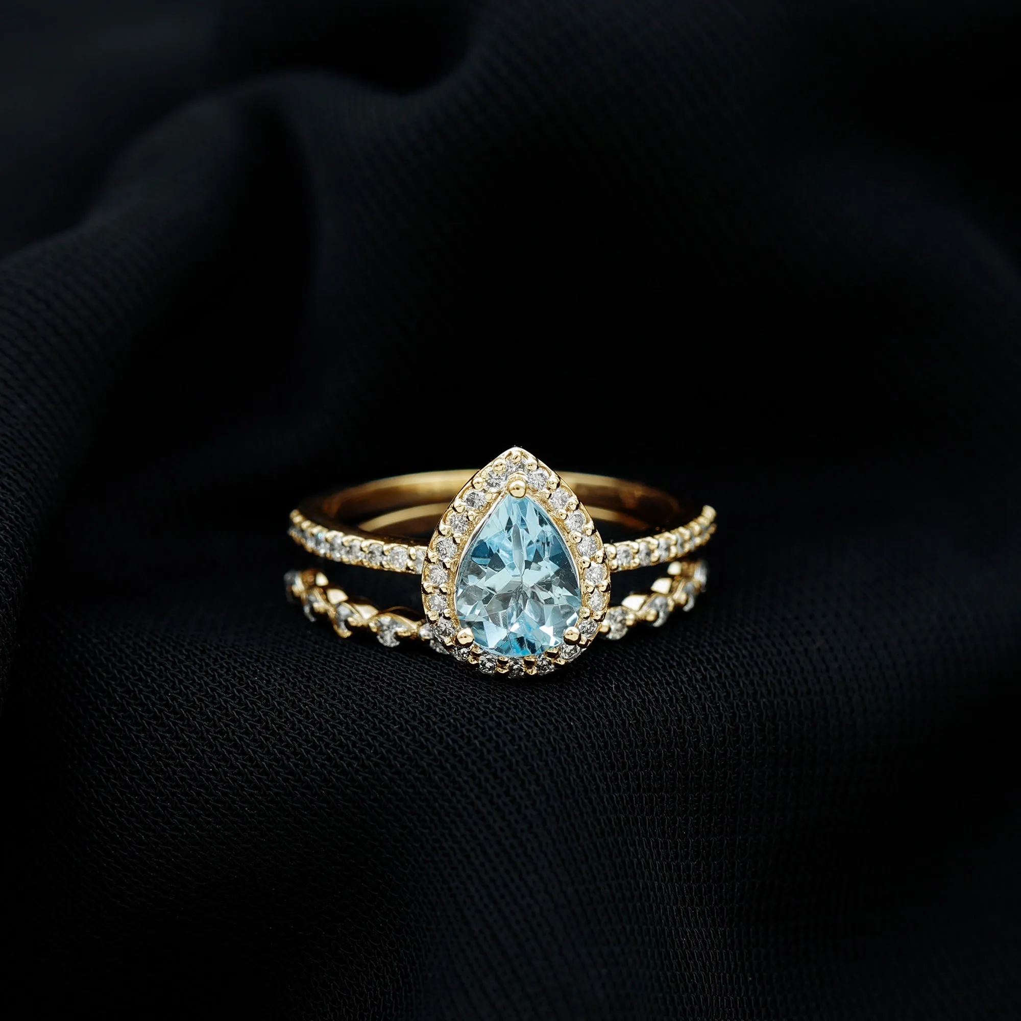 Teardrop Aquamarine Bridal Ring Set with Diamond